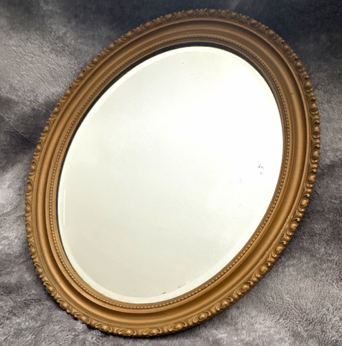 Oval gold framed - oval,